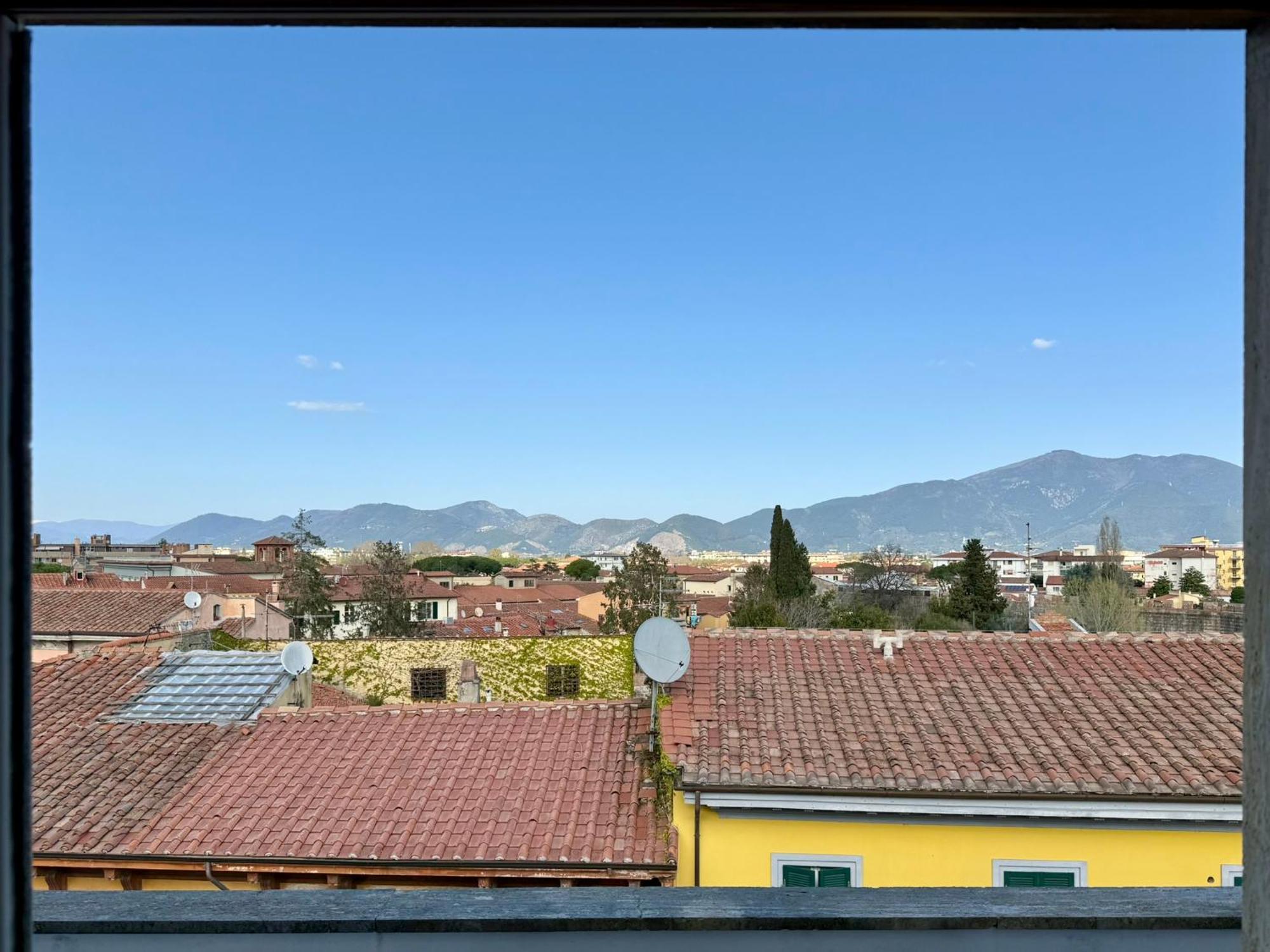 Attico Terrazza Vista Panoramica Lungarni Pisani Exterior foto