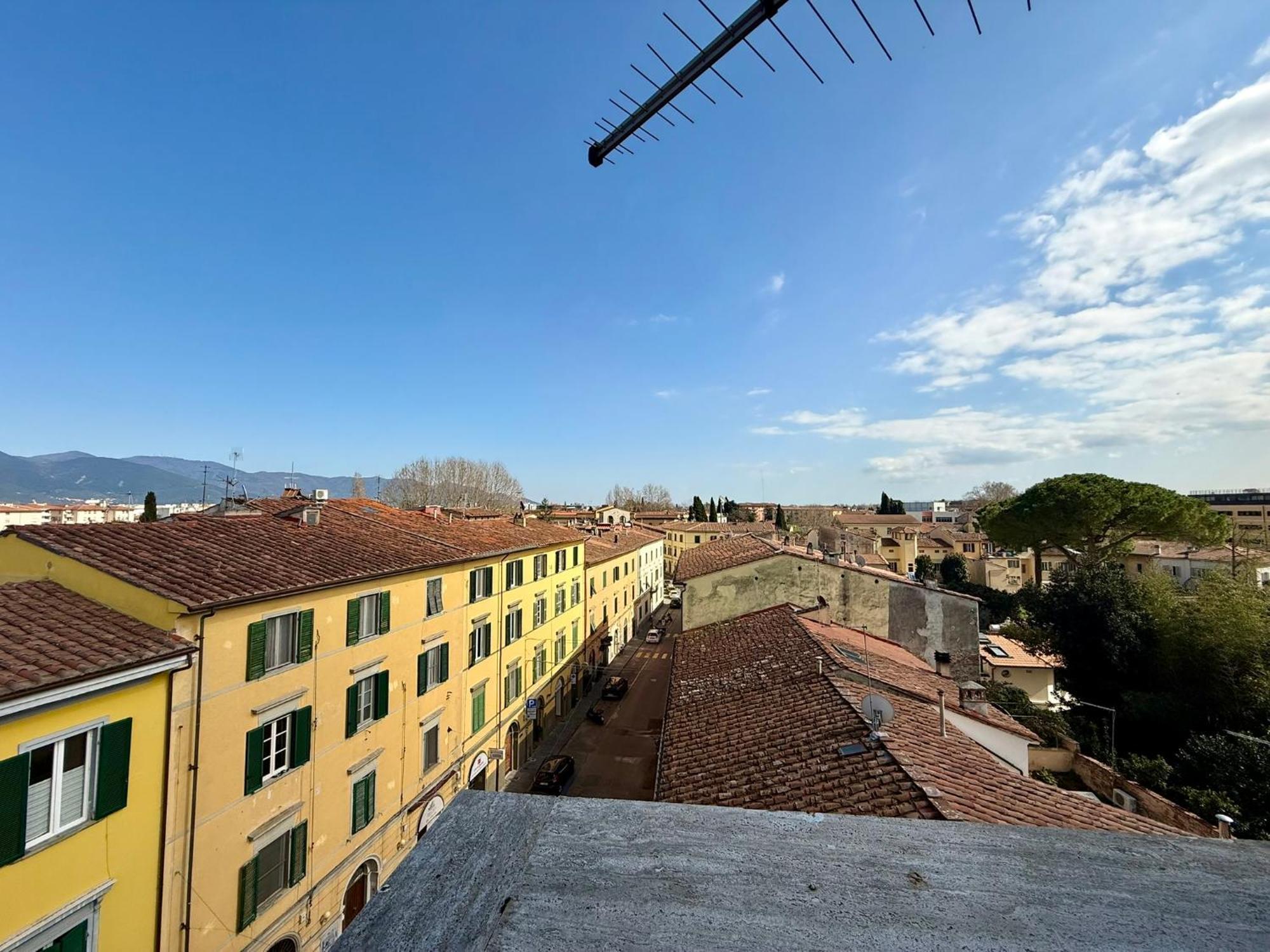 Attico Terrazza Vista Panoramica Lungarni Pisani Exterior foto